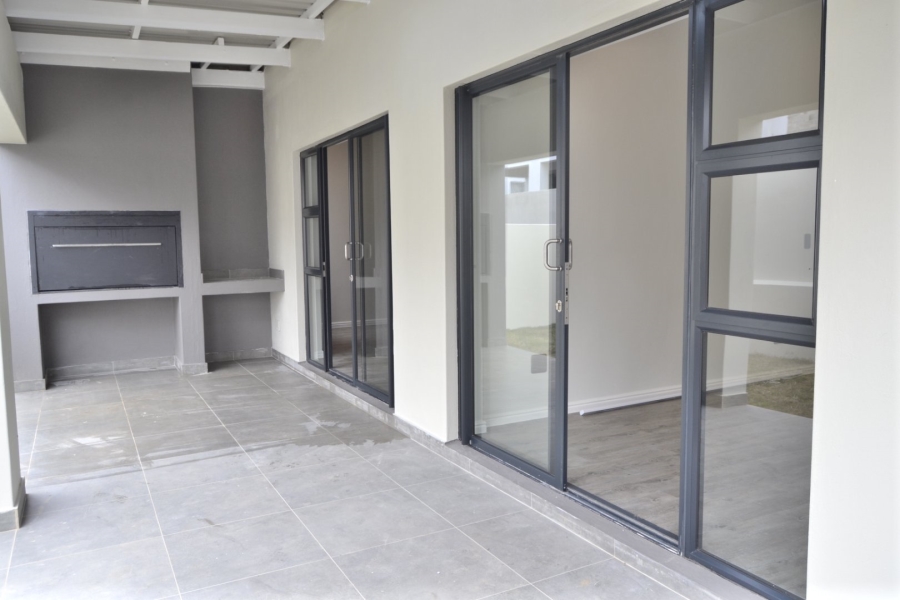 3 Bedroom Property for Sale in Somerset Lakes Western Cape